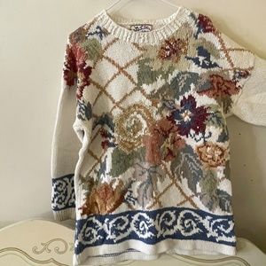 Very heavy floral sweater MB35